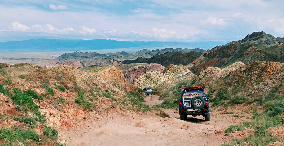 What's the Difference Between Overlanding and Off-Roading?